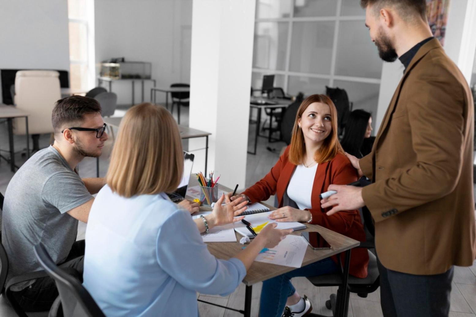 Bureau de conseil financier moderne avec espace de consultation